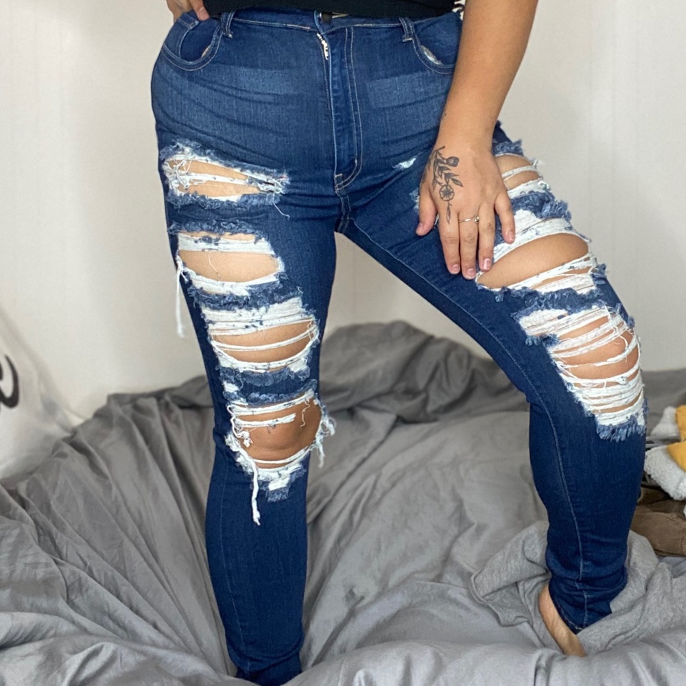 Fashion Nova ripped skinny jeans